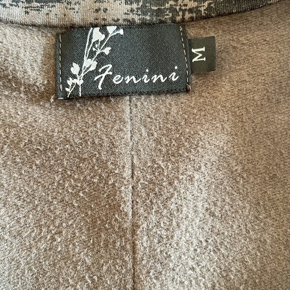 Fenini M lightweight fit and flare stretchy  fleece material with exposed seams - Picture 7 of 8